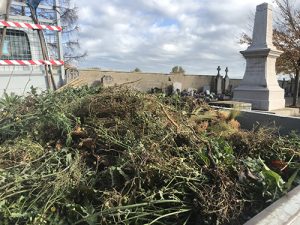Nettoyage du cimetière par les élus à Cruzilles